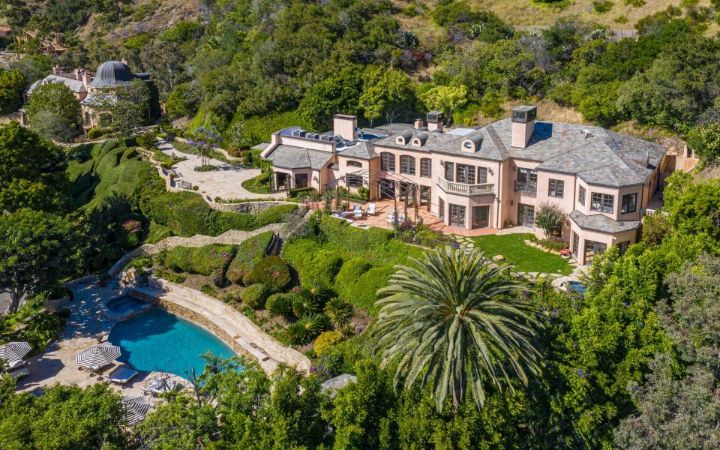Kelsey Grammer's former Malibu estate stands at $19.95 million on the market for sale